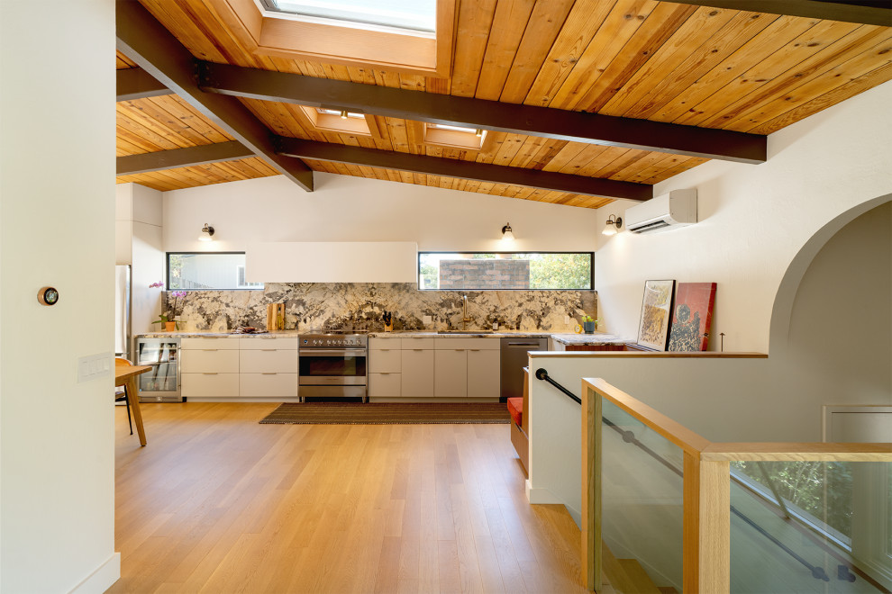 Warm Mid-Century Modern Home Remodel