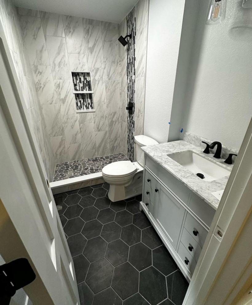 Modern Black & White Bathroom