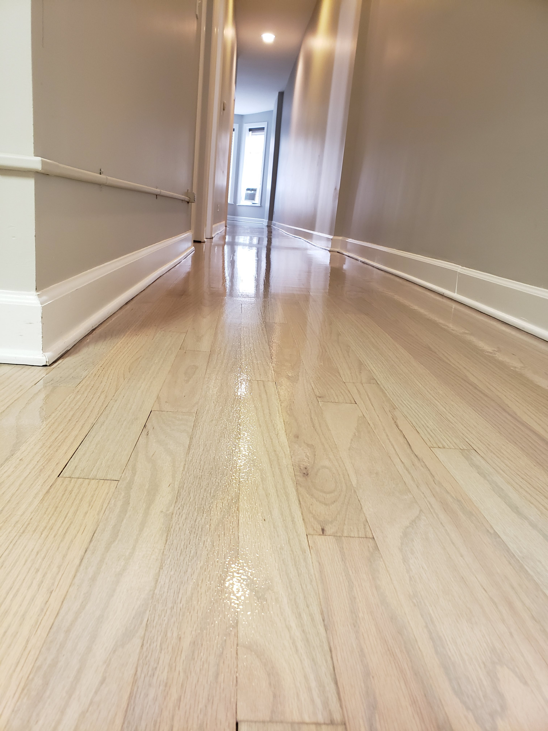 Chicago , Silvered Gray on red oak , Synteco sweedish finish