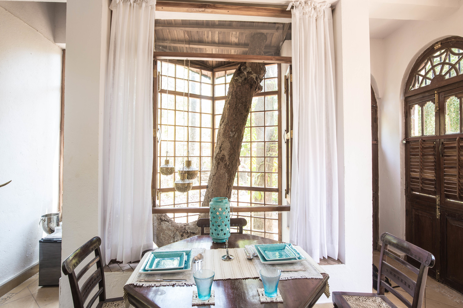 Роскошный дом на дереве в восточном стиле.