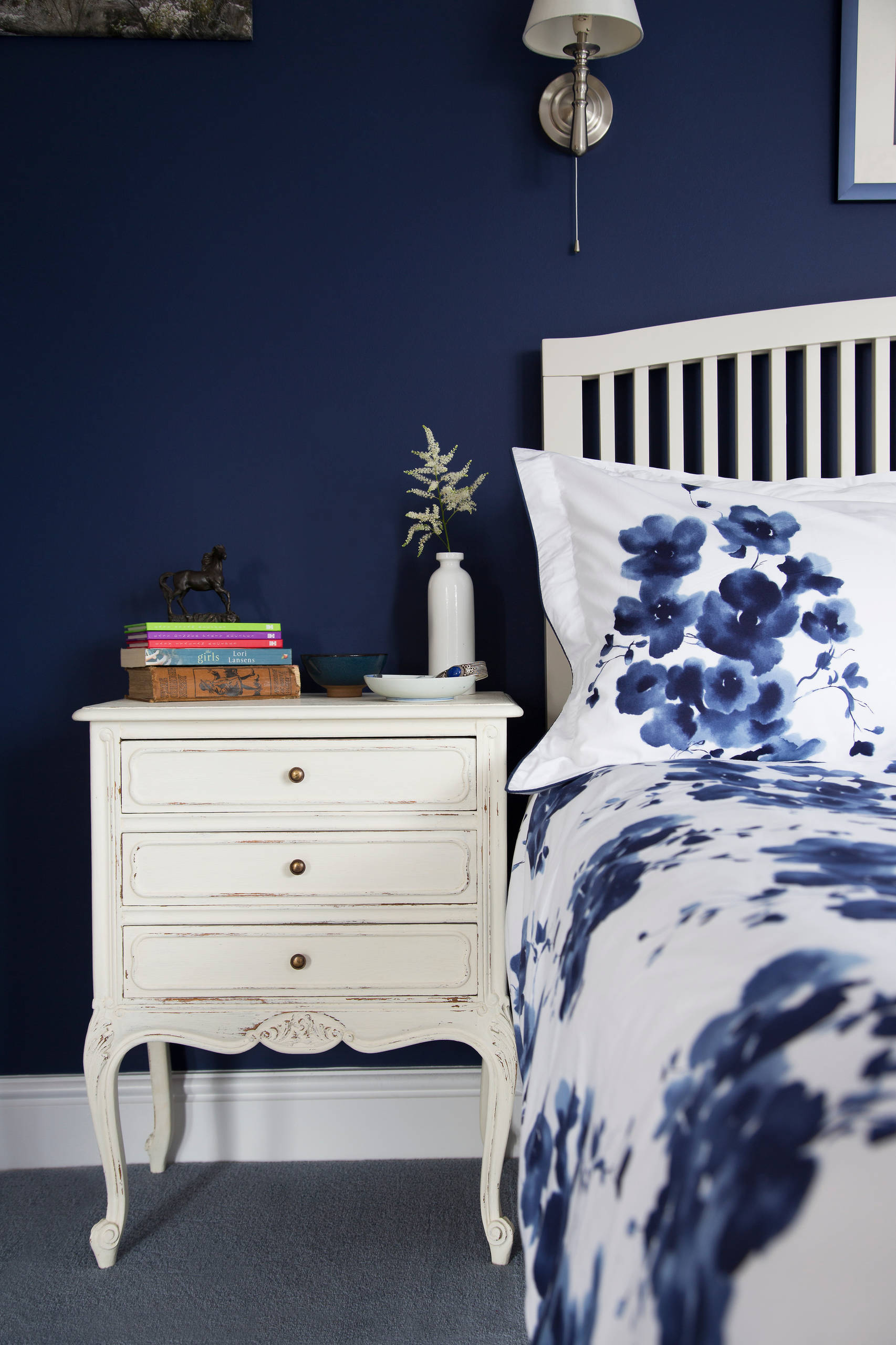 10 Ways Blue Bedding Can Create a Mood in the Room, image size:1706x2560