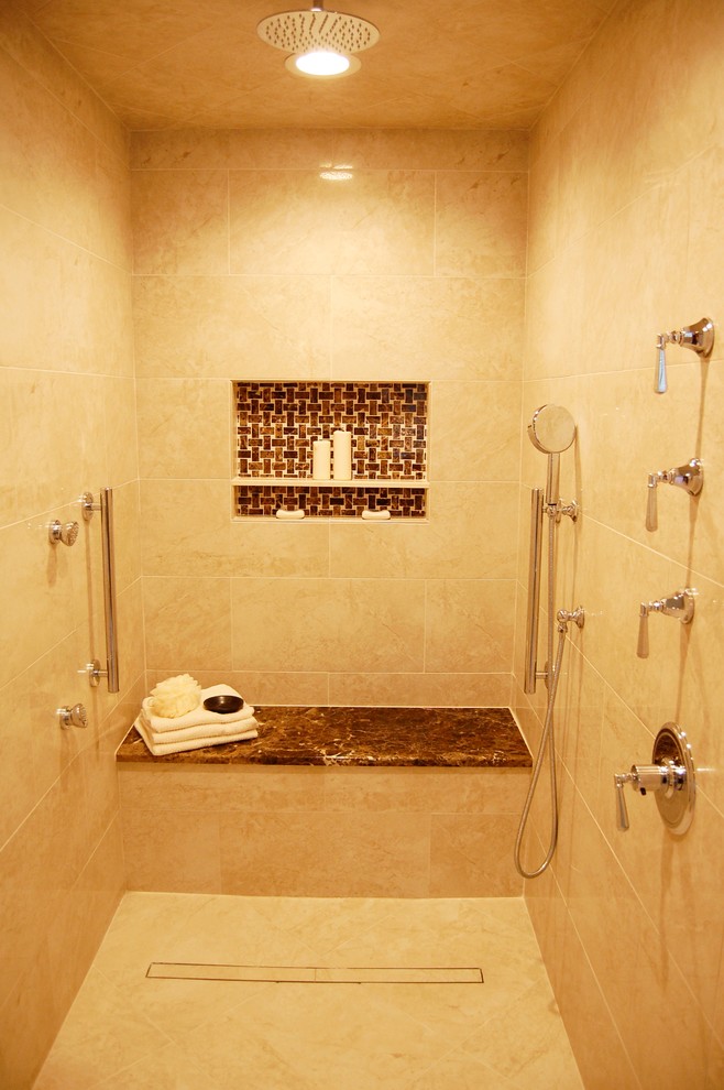 Inspiration for a transitional home design remodel in Raleigh