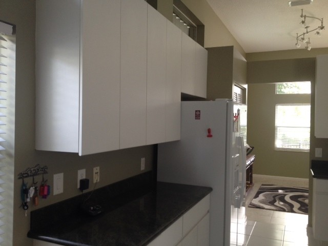 Paula and Frank's Kitchen Reface White Thermofoil with Wood Grain