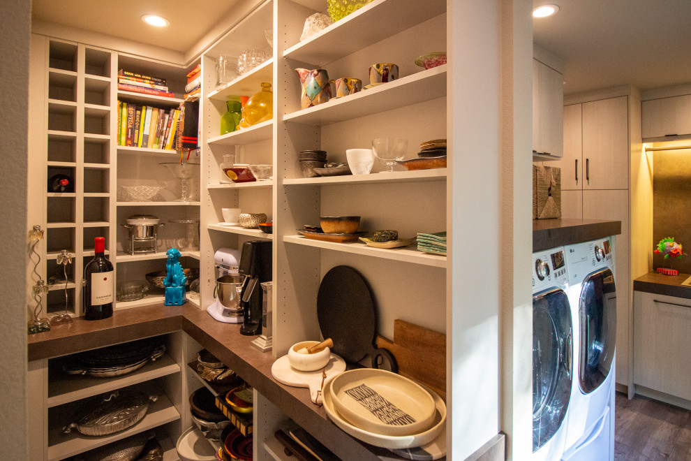 Contemporary Treehouse Kitchen