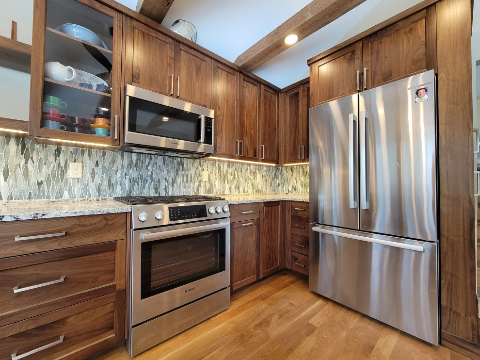 Kitchen - kitchen idea in Minneapolis
