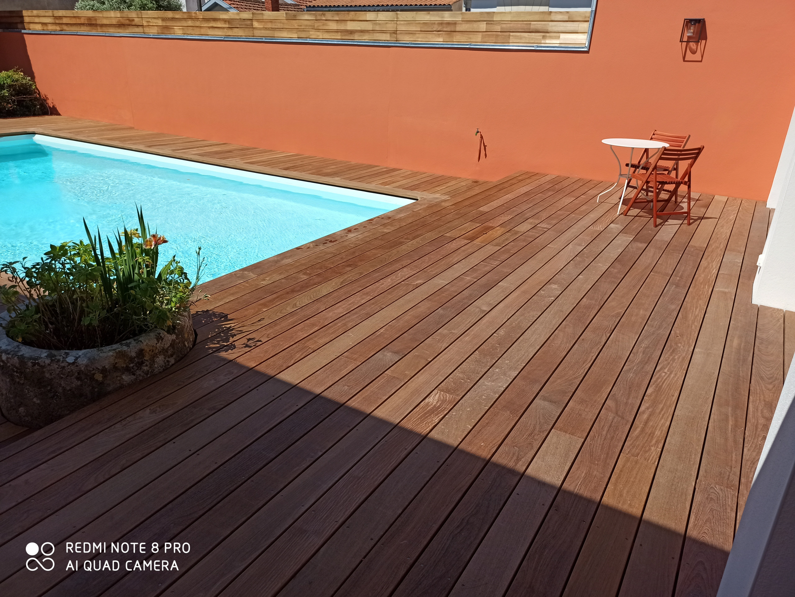 Terrasse en bois et piscine