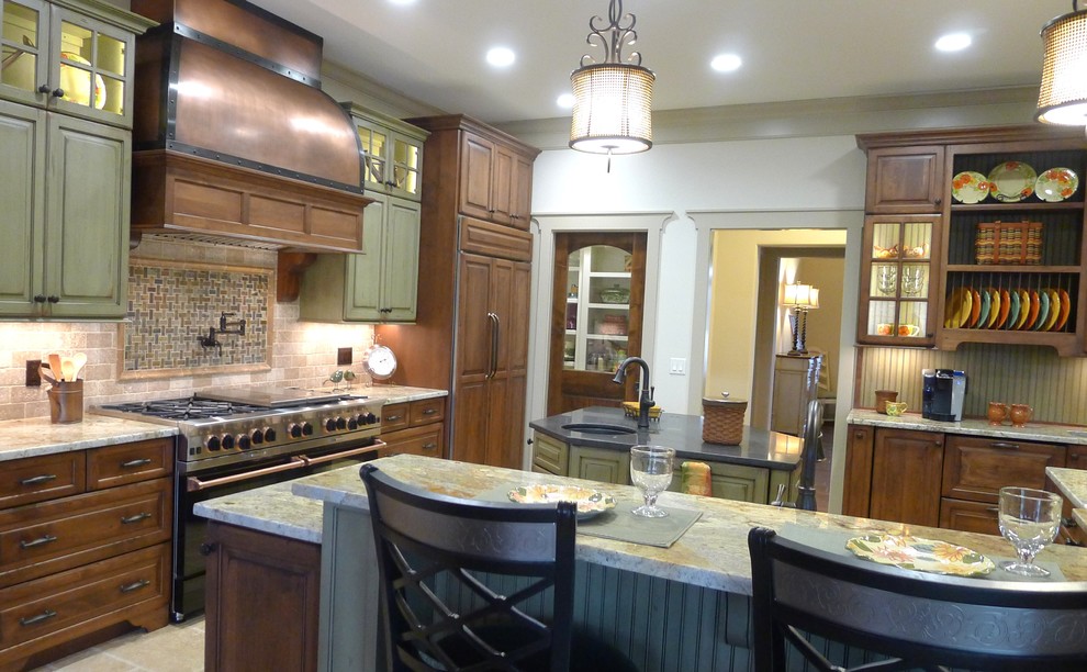 Inspiration for a rustic home design remodel in Cincinnati