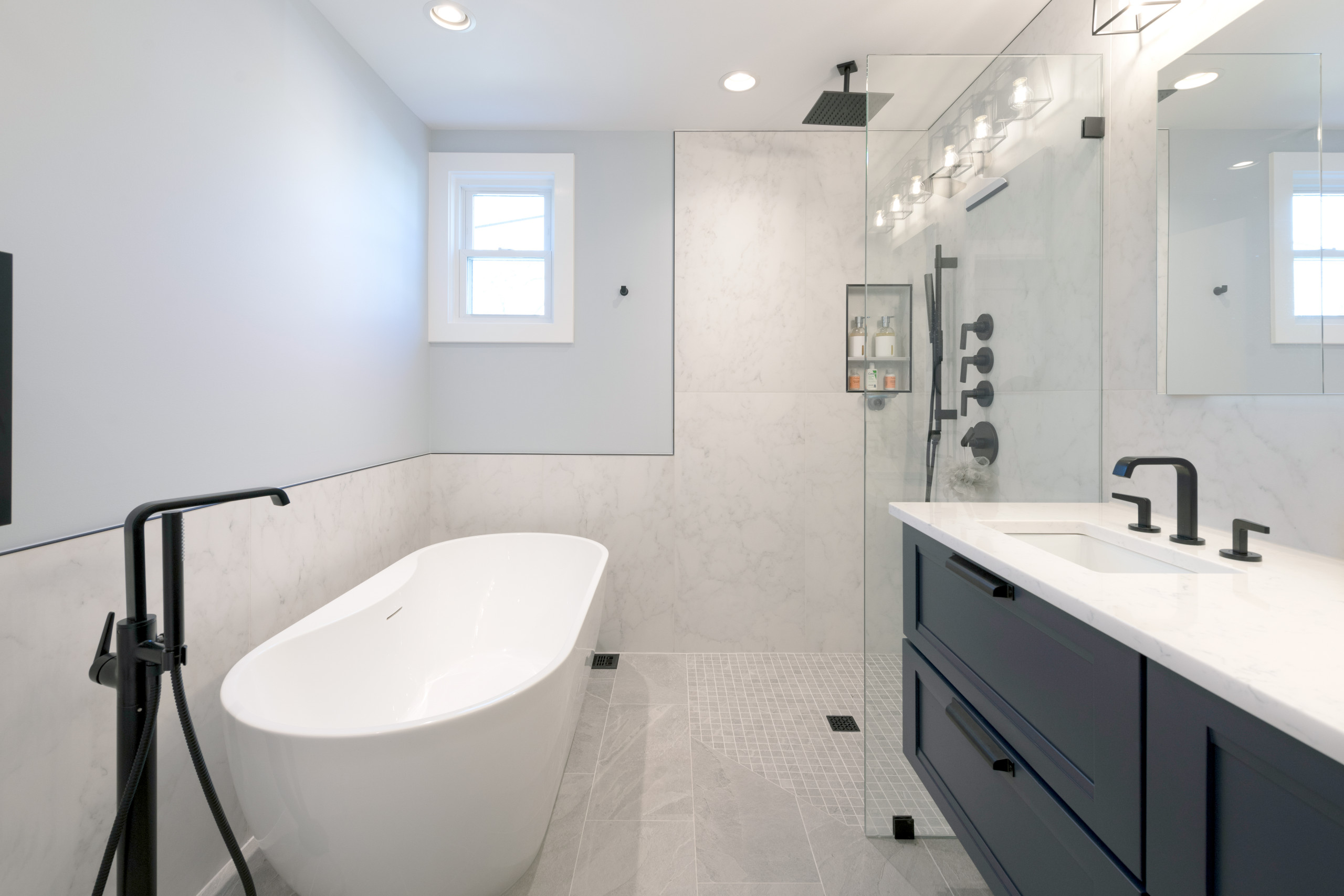 BIG BATH/Small Space