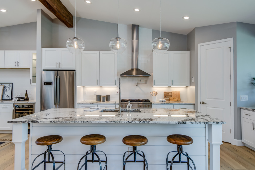 Kitchen - kitchen idea in Phoenix