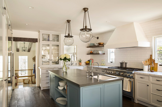 Open Flow &middot; Spanish Colonial &middot; Renovation mediterraneo-cocina