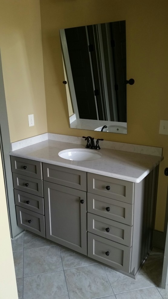 Example of a transitional kitchen design in Birmingham