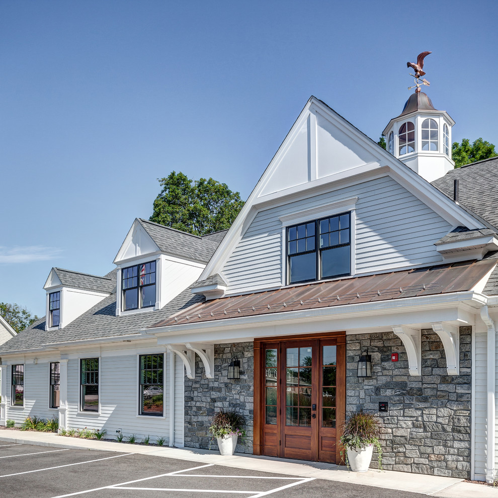 Transitional home design photo in Boston