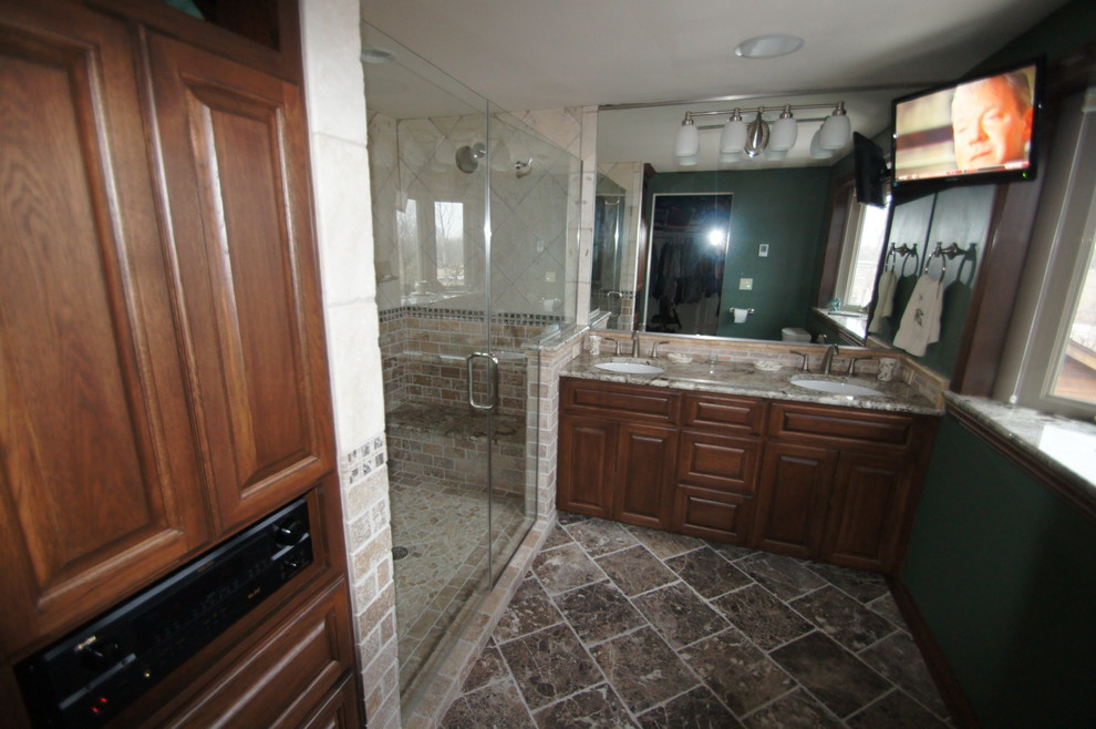 Home design - rustic home design idea in Milwaukee