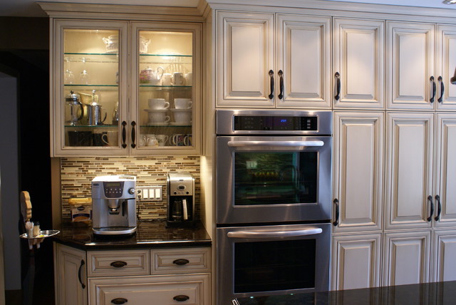 Kitchen: Bold Neutrals klassisch-modern-kueche