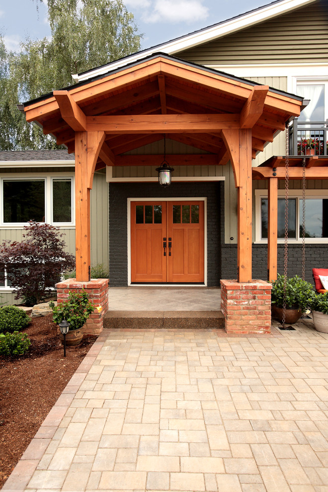 Photo of a traditional exterior in Portland.