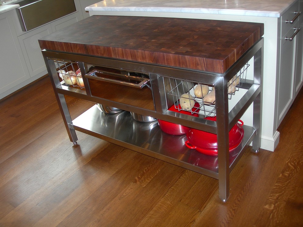 Example of a transitional home design design in DC Metro
