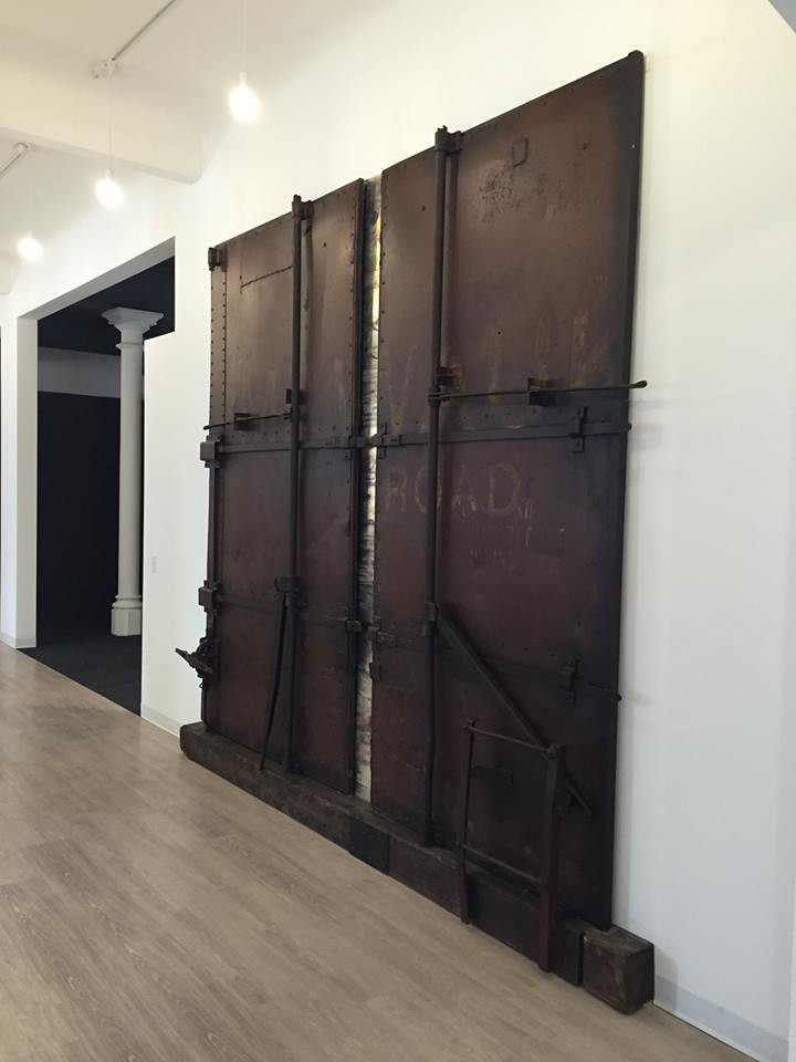 Entryway - rustic entryway idea in Milwaukee