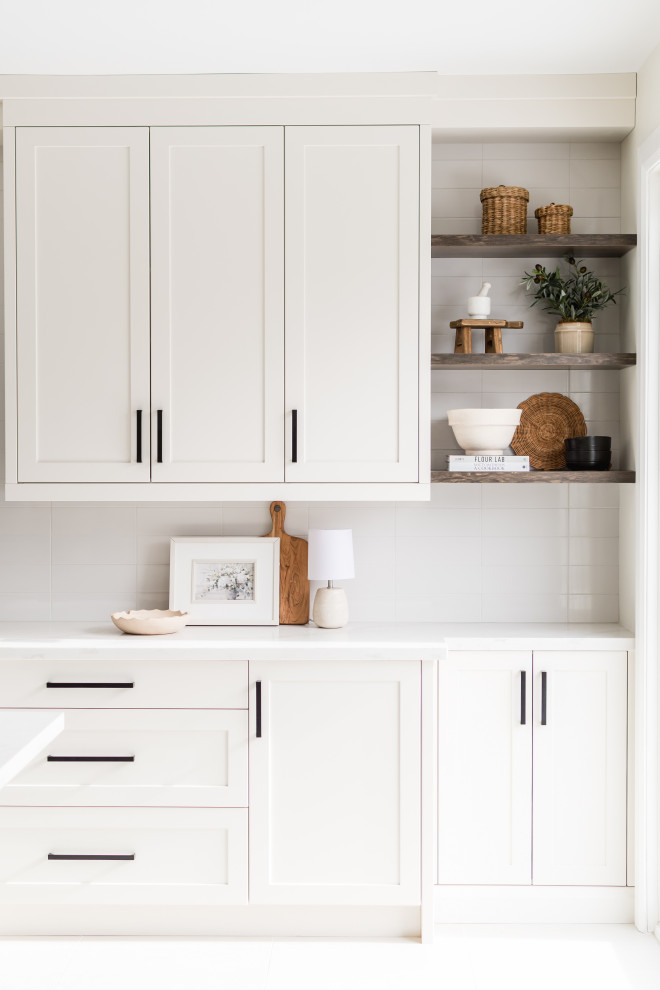Inspiration for a transitional kitchen remodel in Toronto