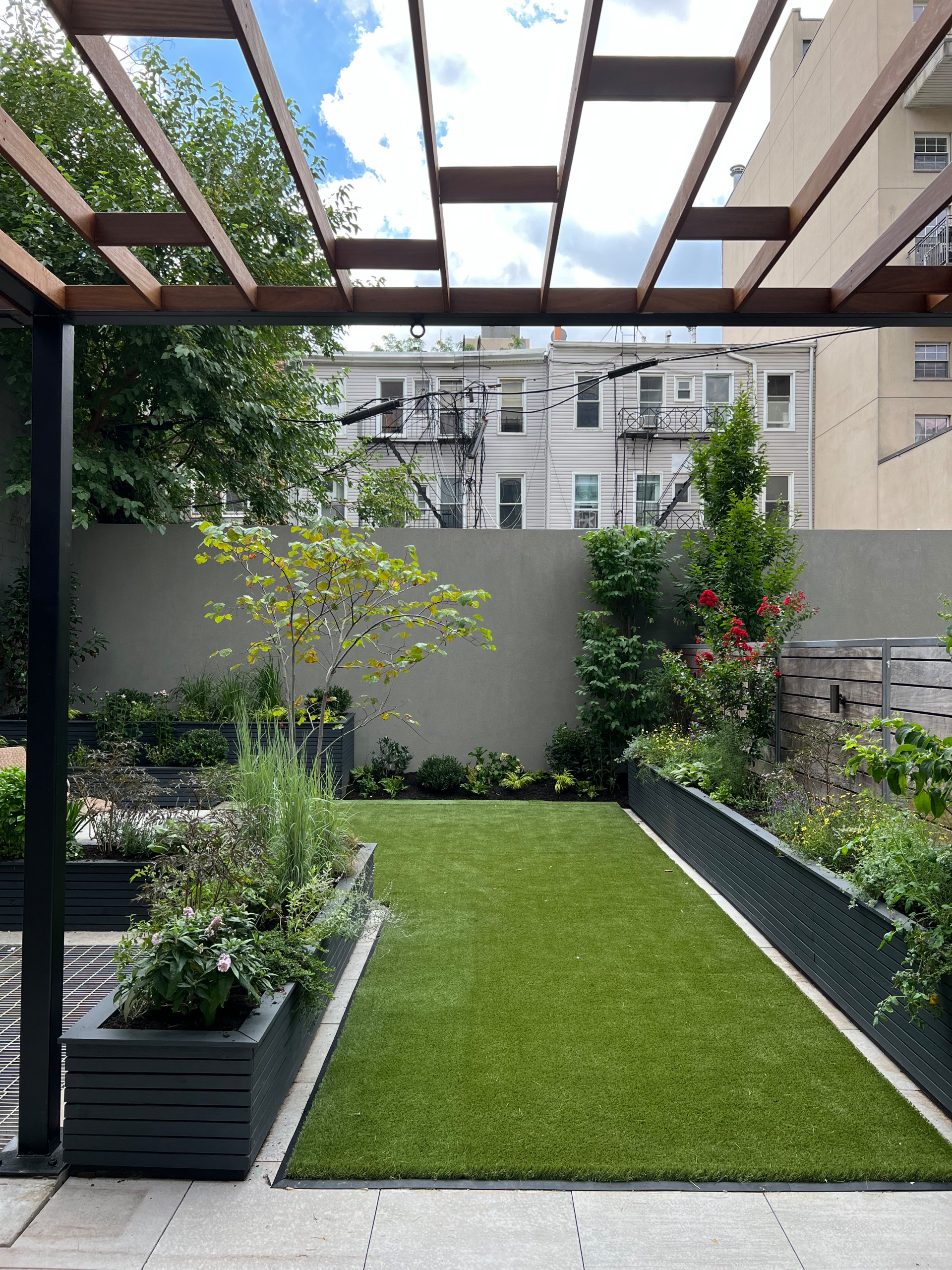 Williamsburg Terrace Garden