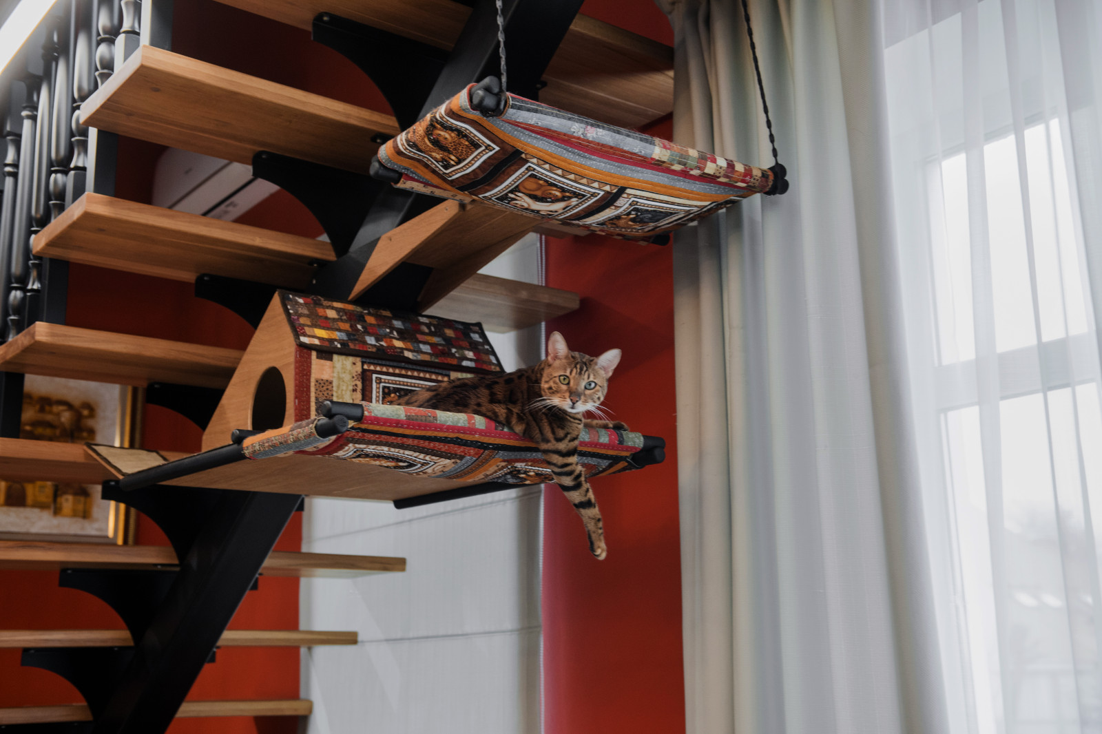 Яркая гостиная для ярких заказчиков