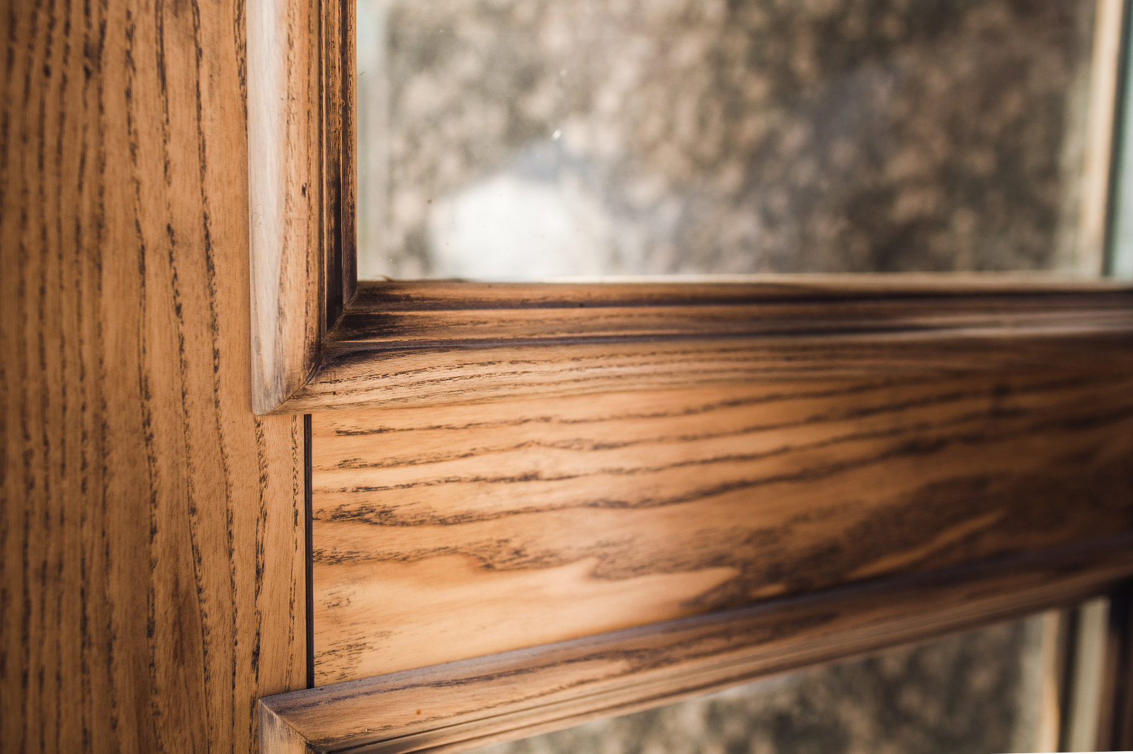 Двери и деревяные понели буазери для магазина