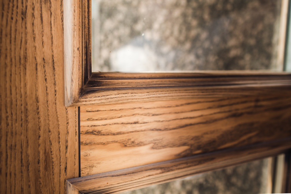 Двери и деревяные понели буазери для магазина