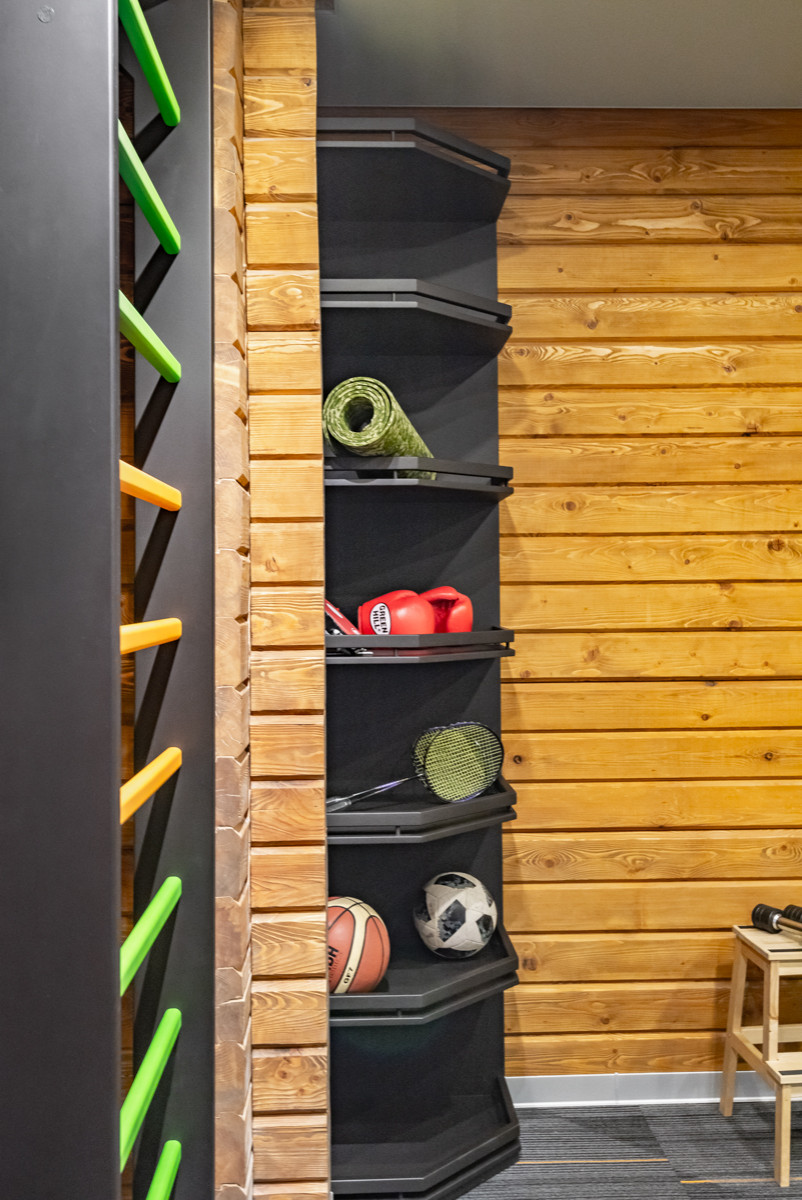 Дом среди берёз