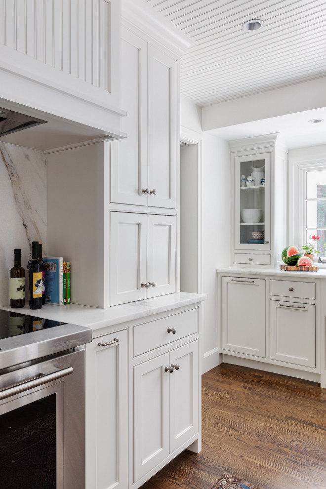 Home design - transitional home design idea in Boston