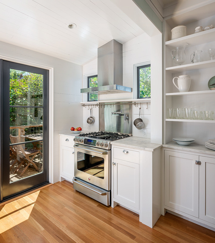 Inspiration for a transitional kitchen remodel in Seattle
