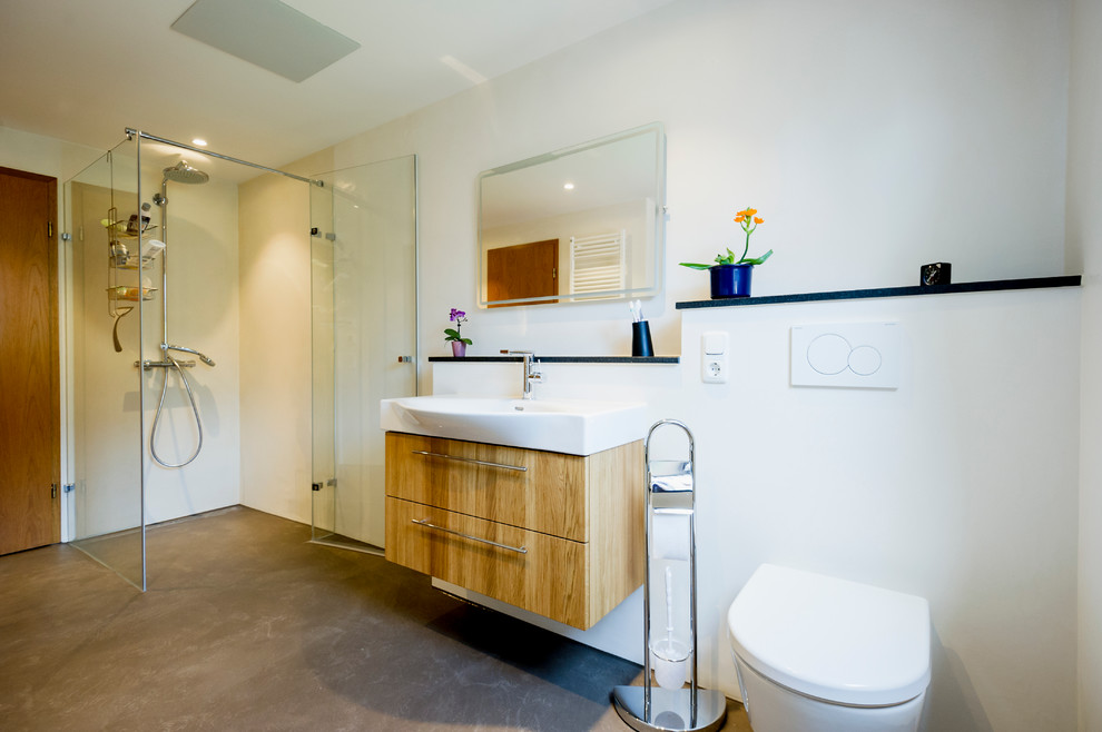 Modernes Badezimmer in München