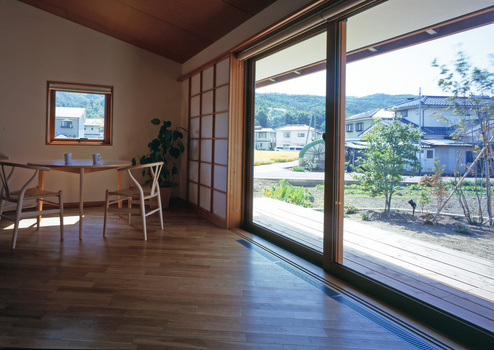 他の地域にあるアジアンスタイルのおしゃれな縁側・ポーチの写真