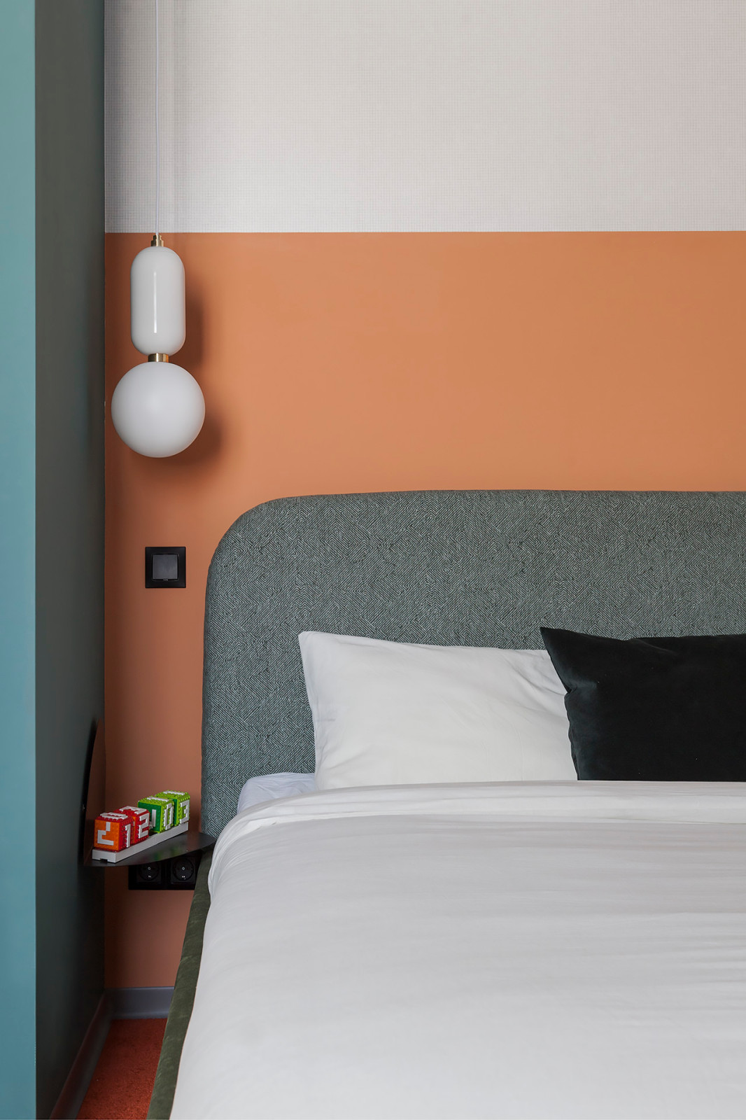 Красочные двухэтажные аппартаменты