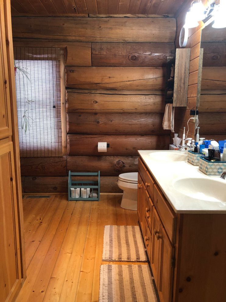 Photo of a rustic bathroom in Minneapolis.