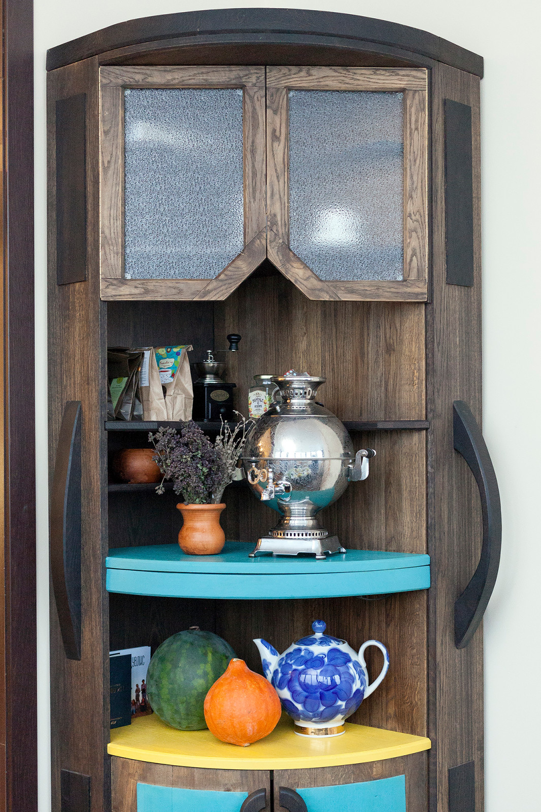 Буфет "Тет-а-тет" анфас