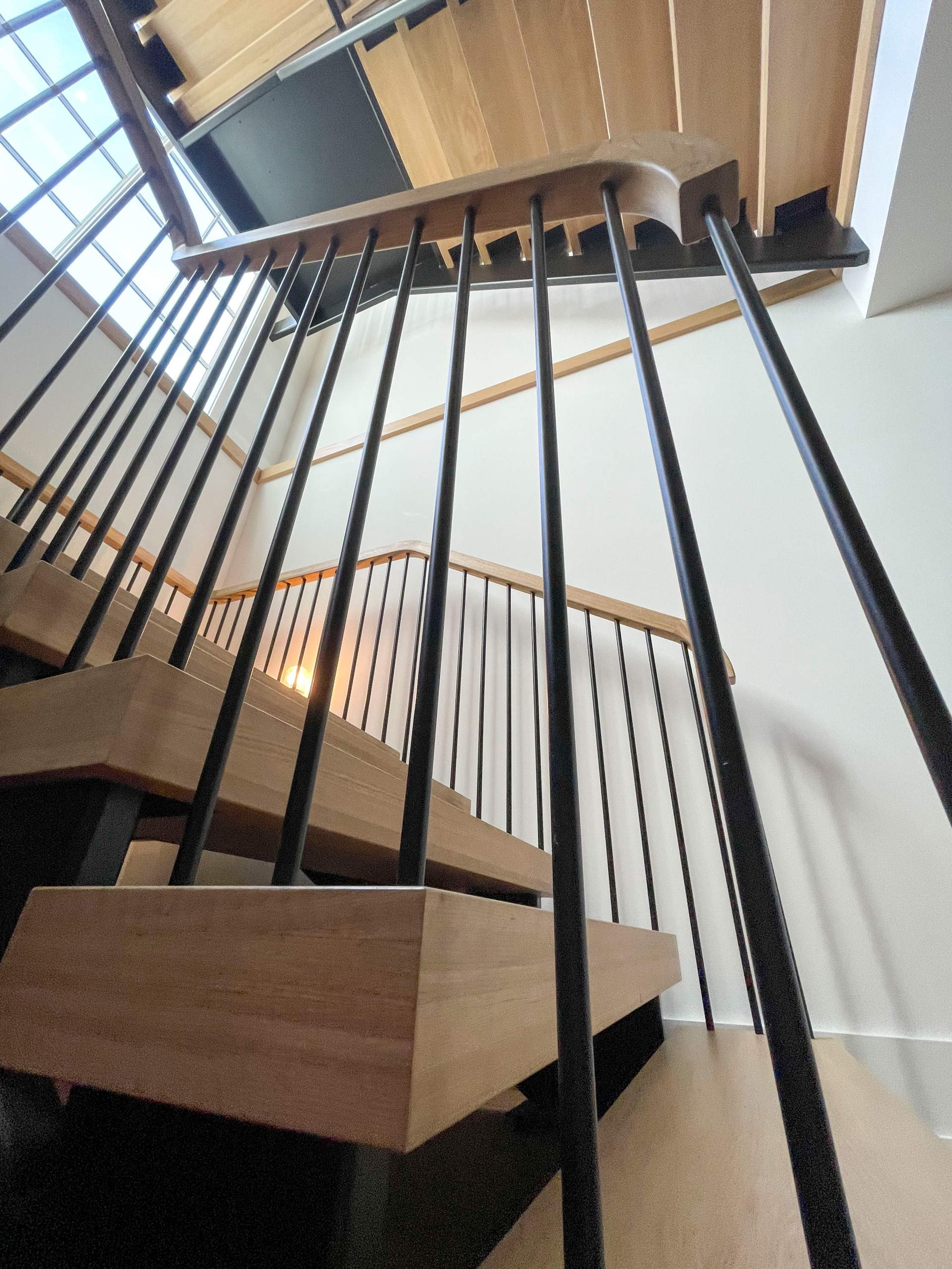 96_Dramatic Cantilevered No-Riser Staircase, Bethesda, MD 20814