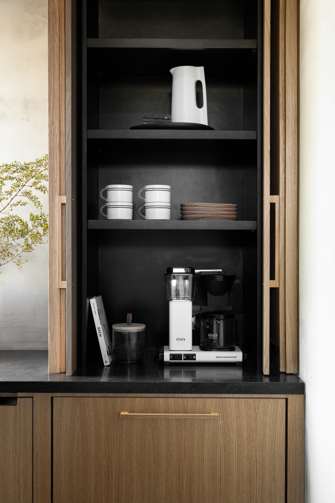 Example of a minimalist kitchen design in Phoenix