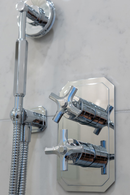 Coordinating Brassware craftsman-bathroom
