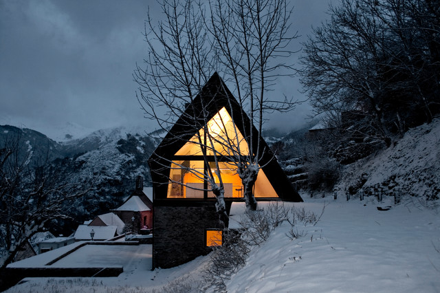 Las casas prefabricadas italianas que sirven como refugio en la montaña