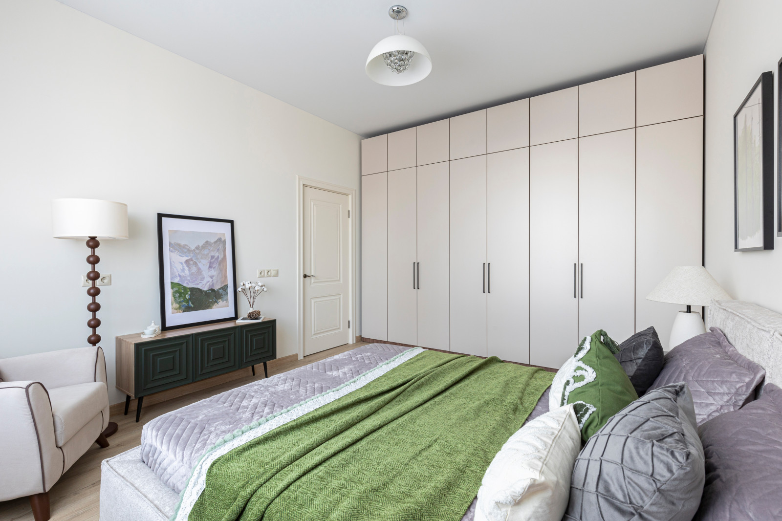 Двухкомнатная квартира под сдачу. Спальня