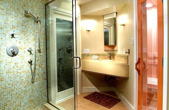 Inspiration for a transitional home design remodel in Orange County