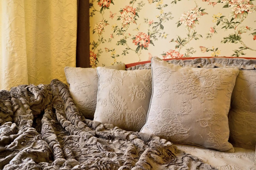 «Шкатулка из Оникса» декорирование квартиры: текстиль, обои, краски