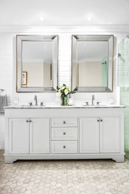 Singleton - Timeless traditional-bathroom