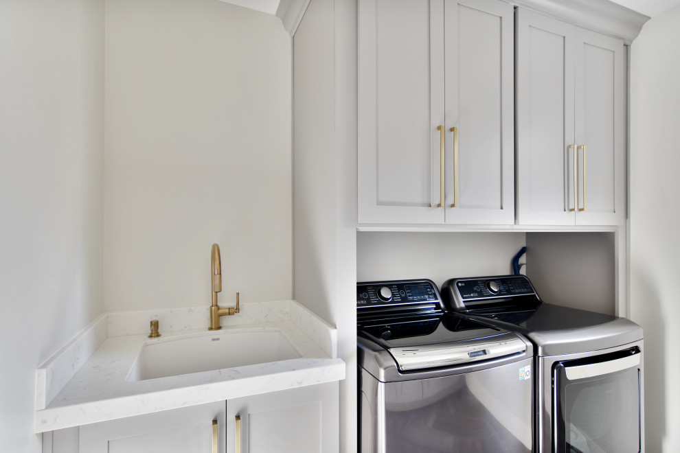 Inspiration for a transitional home design remodel in Phoenix