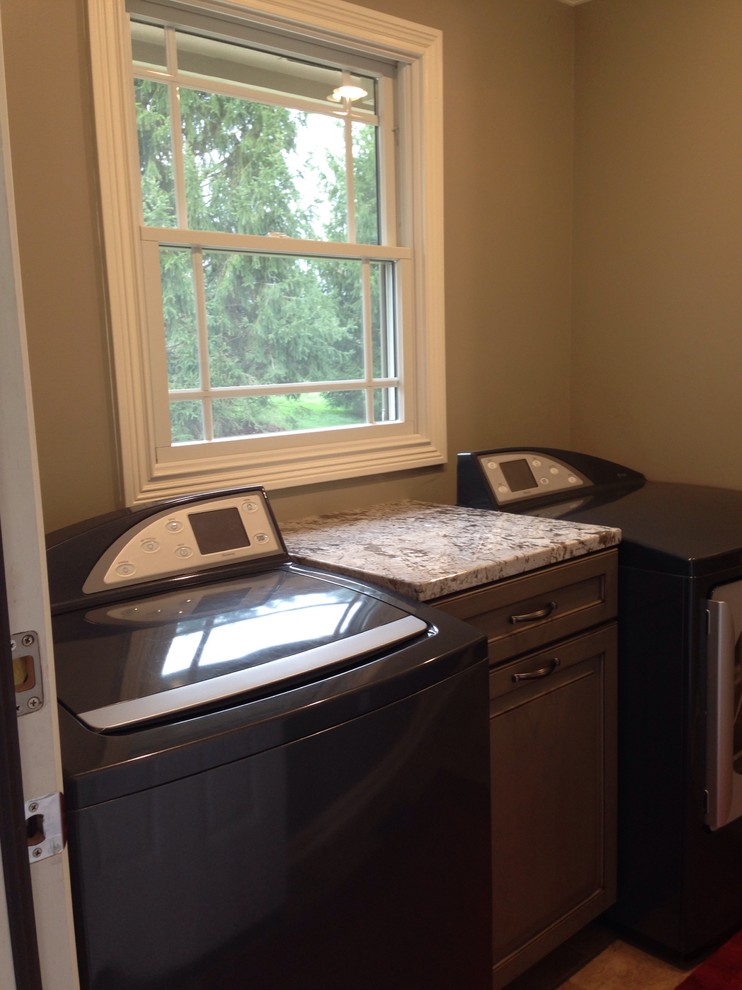 Laundry room window treatment help please?!?!