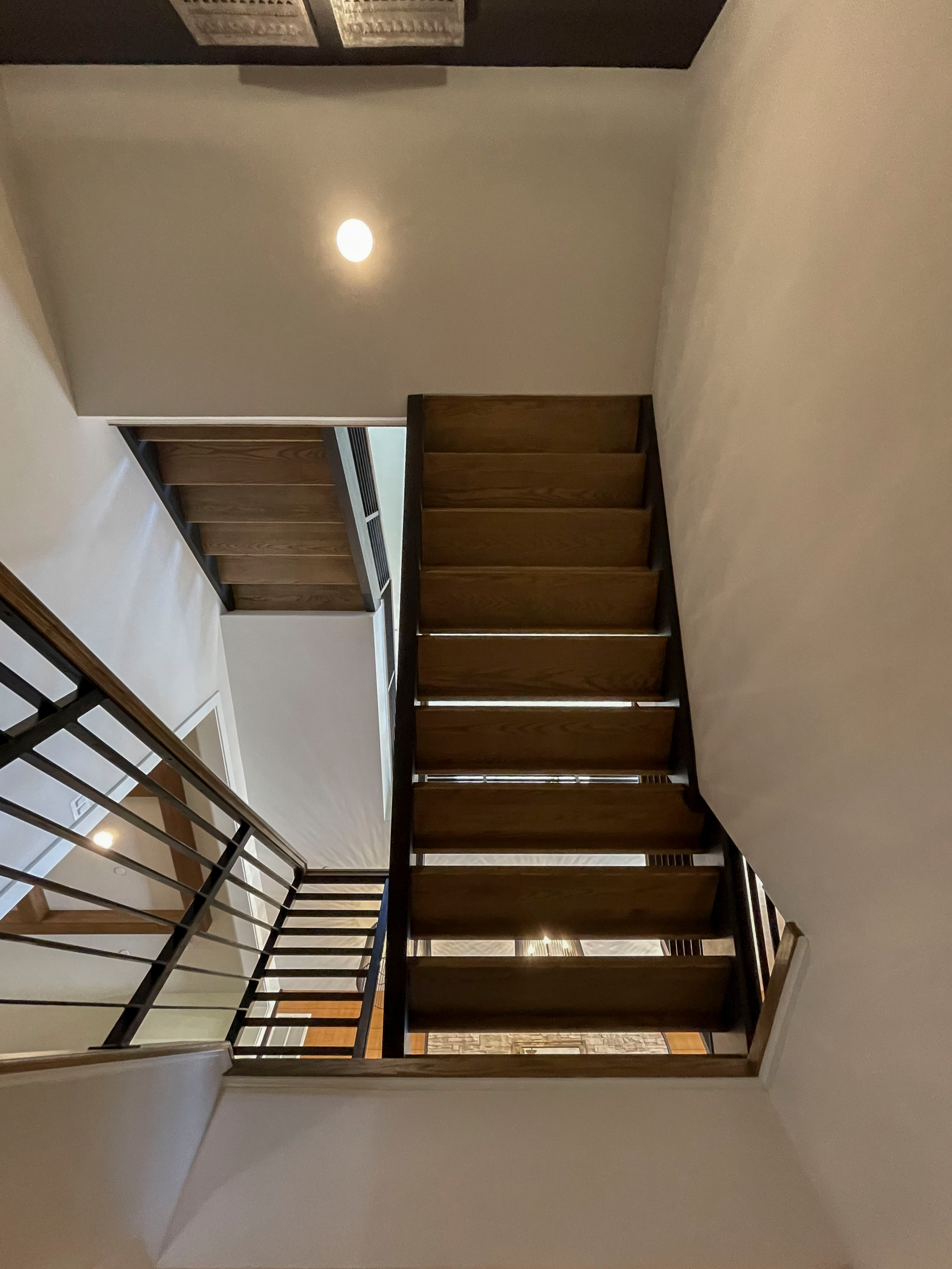 113_Floating Straight- Stringers with No Risers in Contemporary Home, Bethesda M