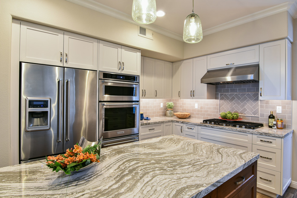 Kitchen - transitional kitchen idea in San Diego