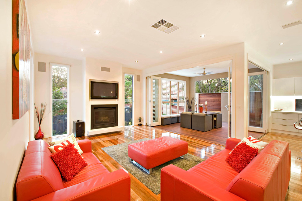 Photo of a traditional family room in Melbourne.