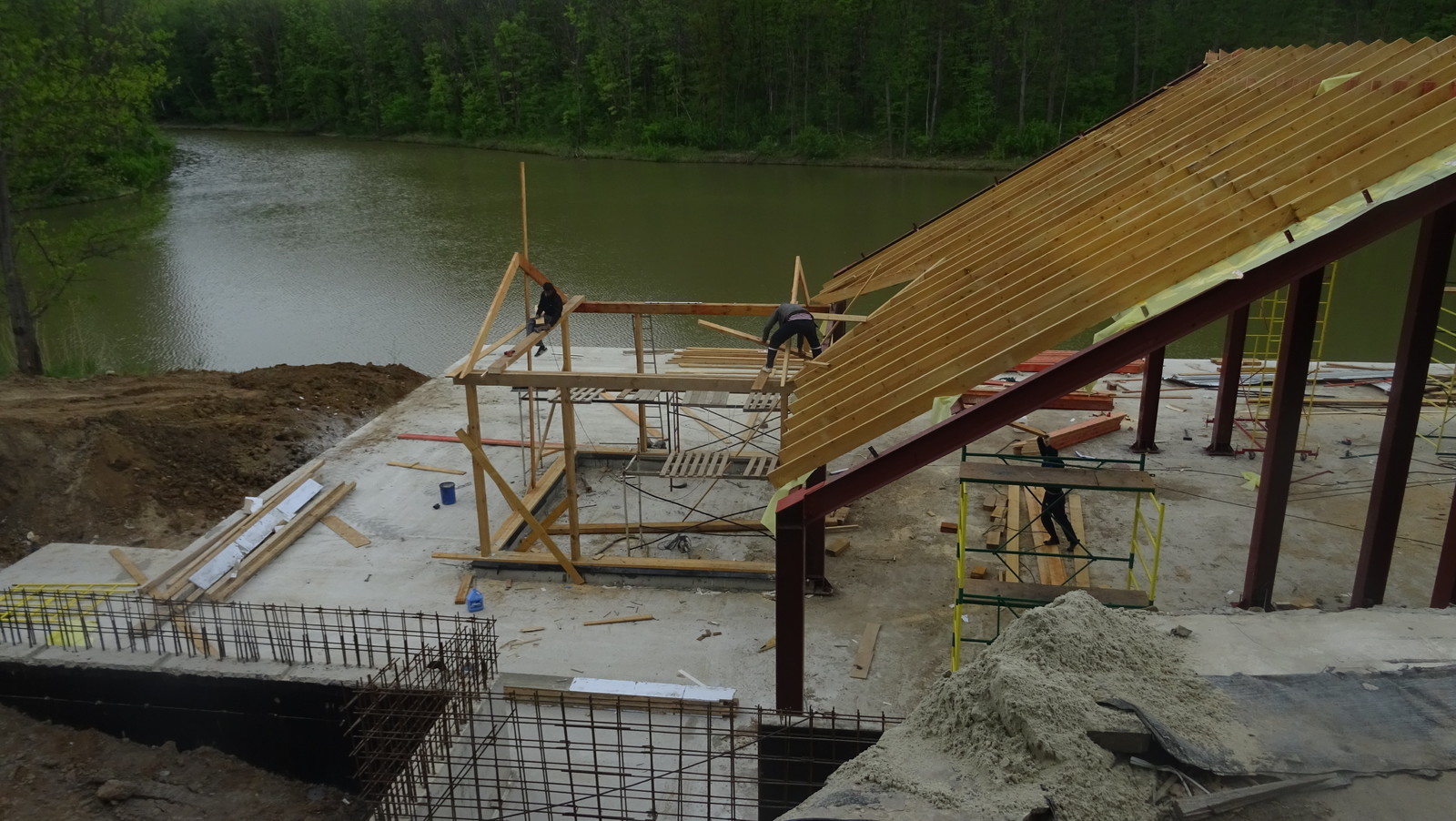 Устройство кровельных и фасадных конструкций с фальцевым медным покрытием