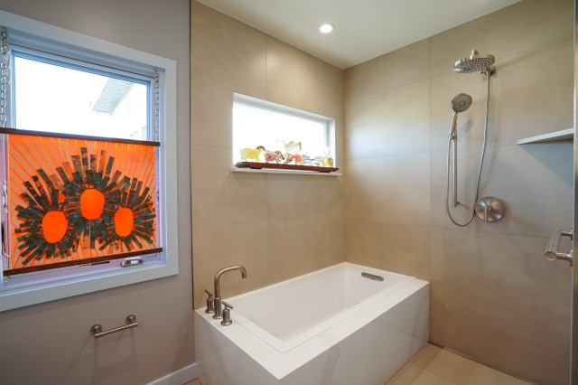 Daly City, CA modern-badezimmer