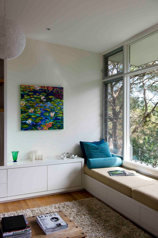 Design ideas for a contemporary sunroom in Sydney.